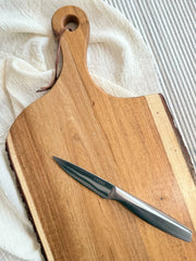 TABLA DE ACACIA CON CORTEZA MISHKA 38X21CM