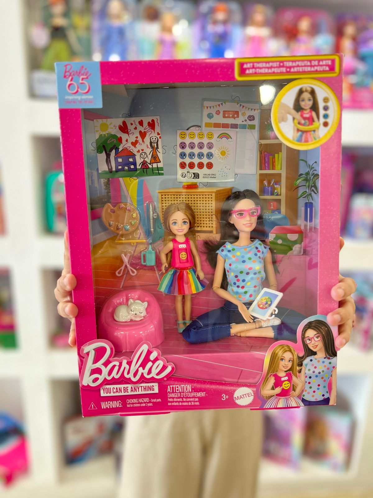 MUñECA TERAPIA DE ARTE BARBIE MATTEL
