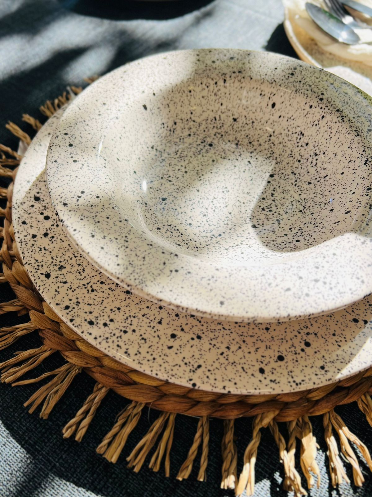 PLATO HONDO 22CM BORDE ANCHO BITLIS MISHKA