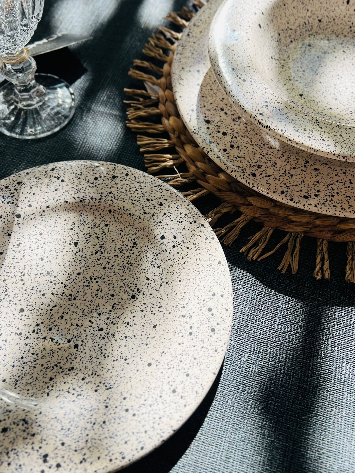 PLATO DE POSTRE 22CM BORDE ANCHO BITLIS MISHKA