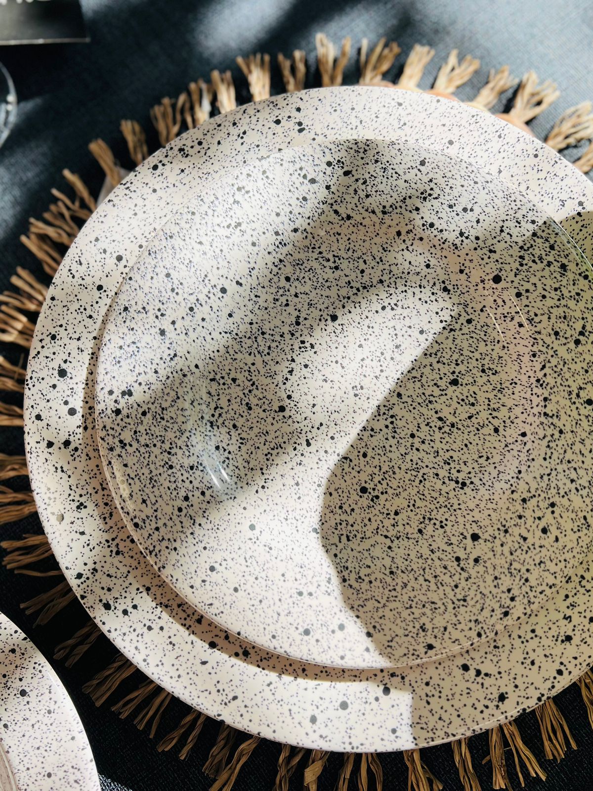 PLATO DE POSTRE 22CM BORDE ANCHO BITLIS MISHKA
