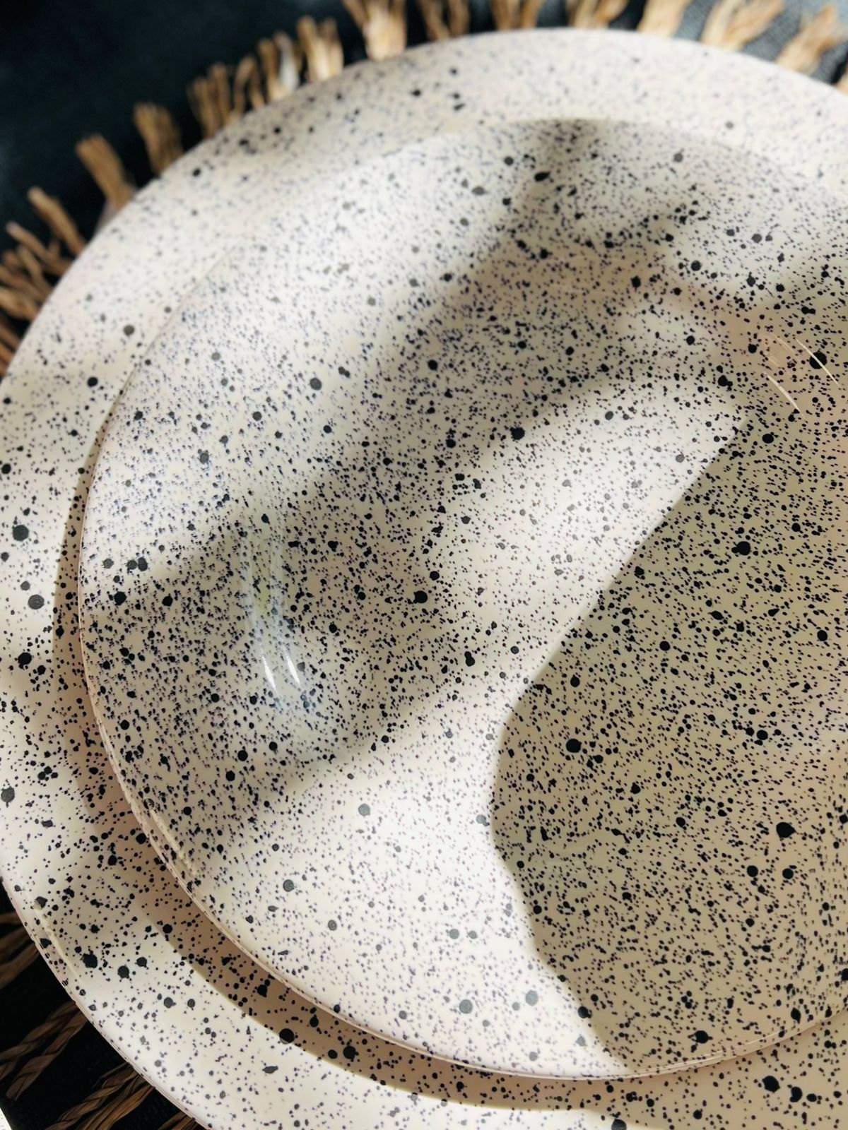 PLATO DE POSTRE 22CM BORDE ANCHO BITLIS MISHKA