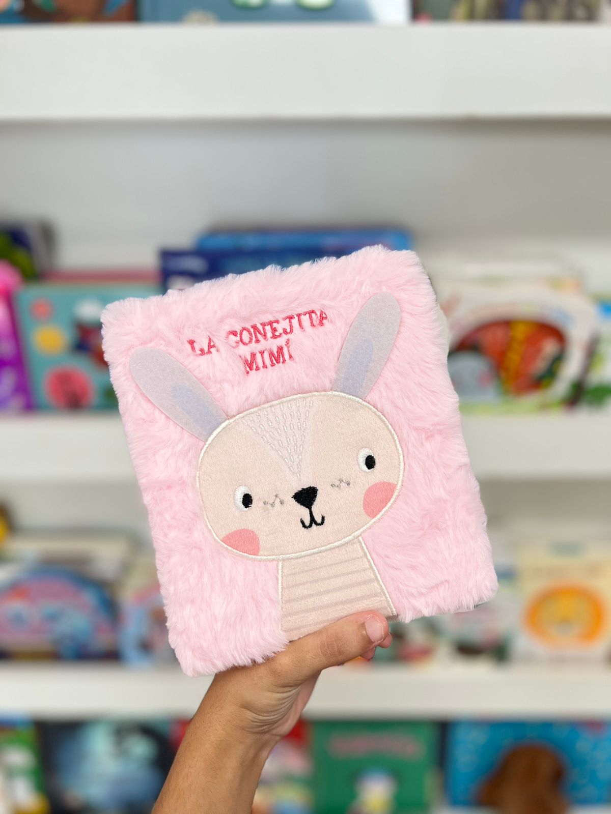 LIBRO LA CONEJITA MIMI EL GATO DE HOJALATA
