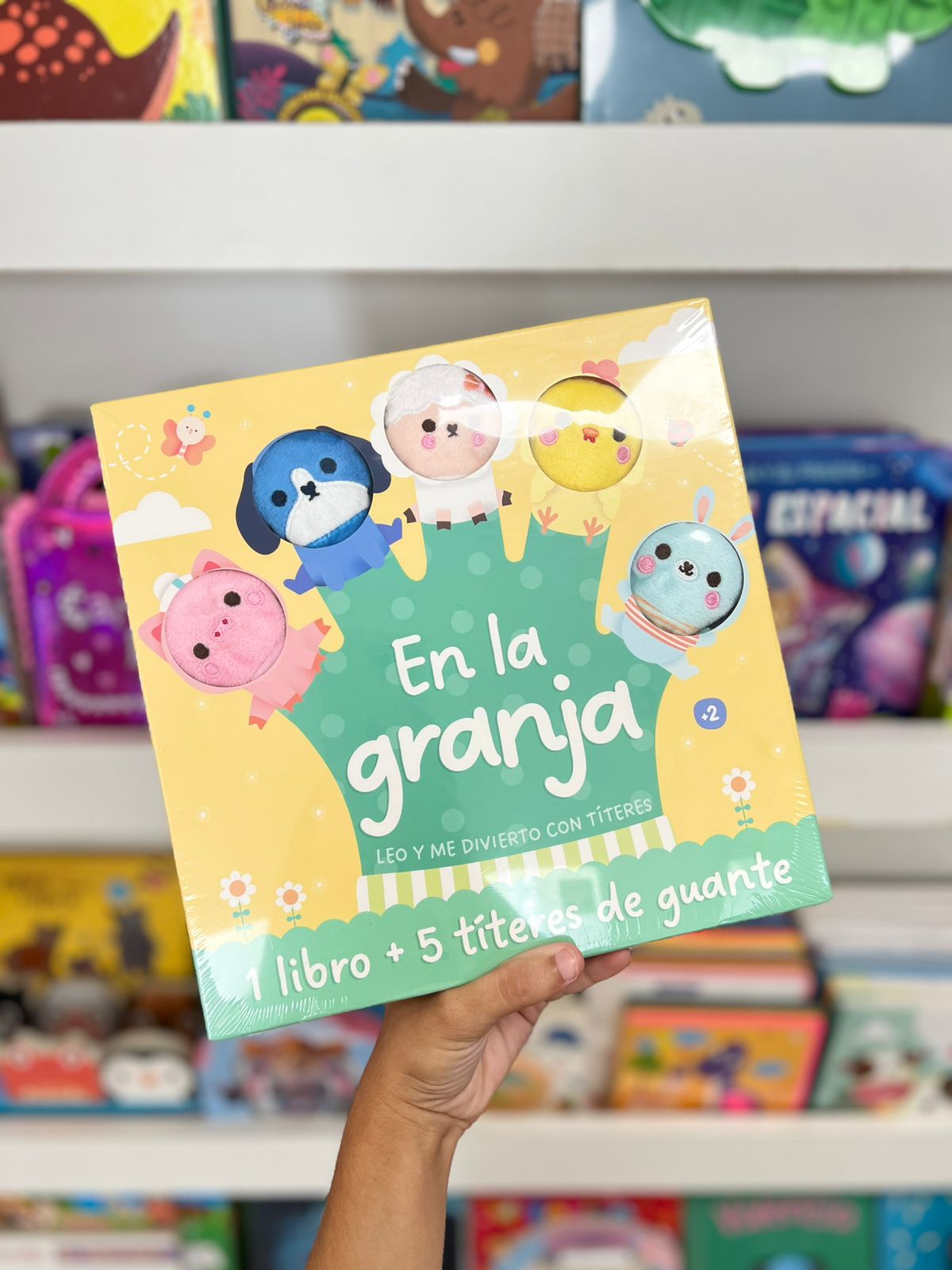 LIBRO TITERES EN LA GRANJA