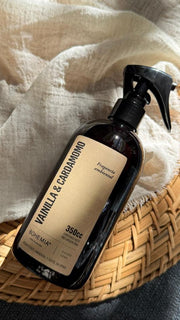 AROMATIZANTE AMBIENTAL Y TEXTIL 350CC BOHEMIA VAINILLA & CARDAMOMO