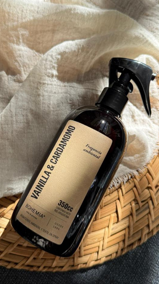 AROMATIZANTE AMBIENTAL Y TEXTIL 350CC BOHEMIA VAINILLA & CARDAMOMO