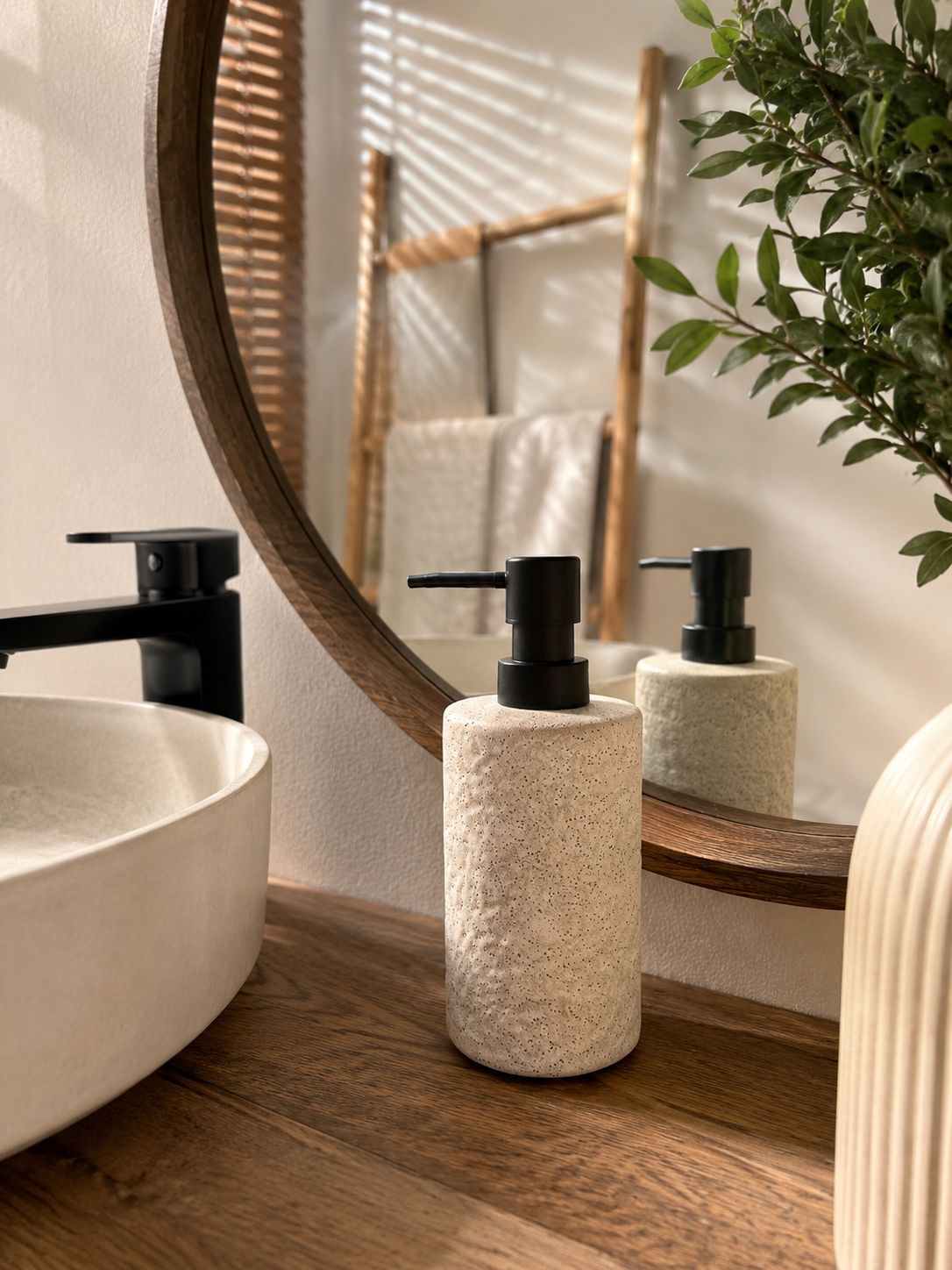 DISPENSER GRANITO REDONDO BLANCO 18CM CONCEPTO