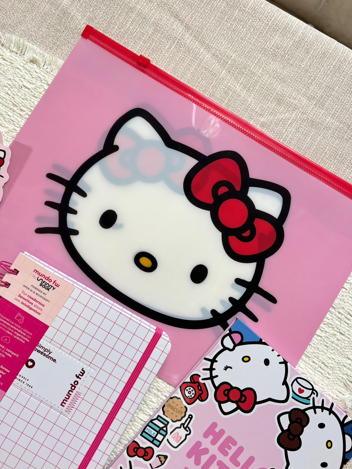 KIT PREMIUM HELLO KITTY