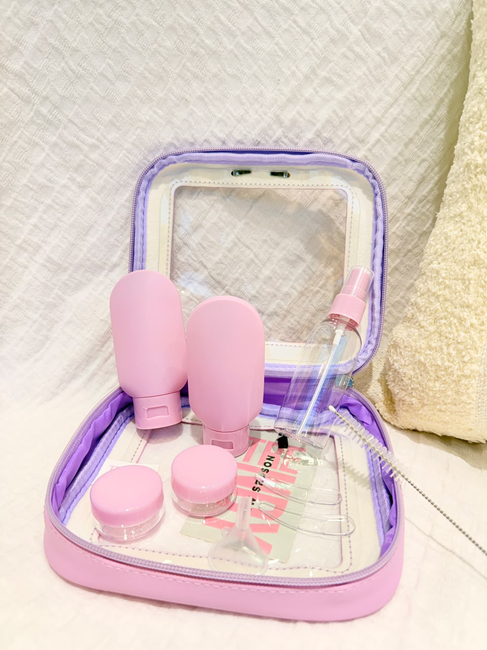 SET DE ENVASES CON NECESER TRENDY