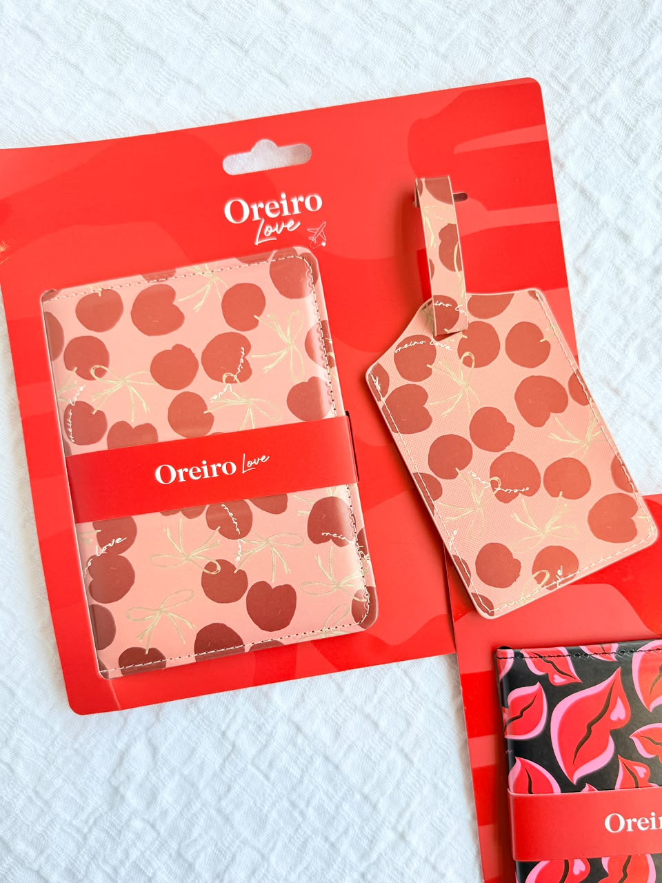 SET PORTADOCUMENTOS + TAG DE VALIJAS OREIRO LOVE