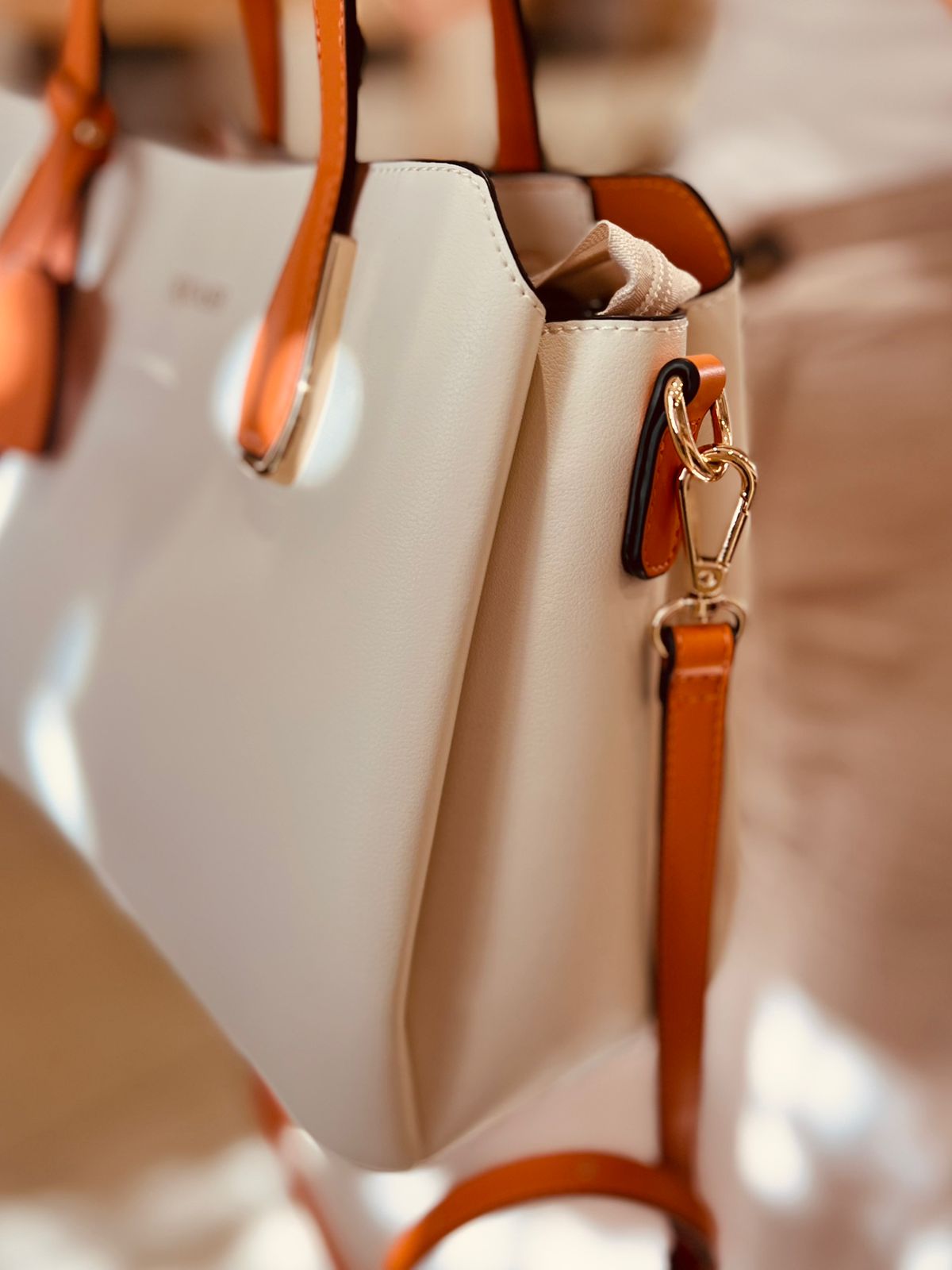CARTERA THAIS SQUASH